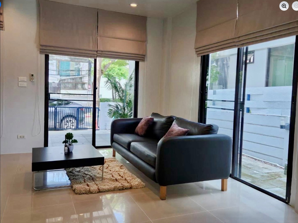 รูป ให้เช่า ทาวน์โฮมหรู 3 ชั้น บ้านหัวมุม Areeya Mandarina Sukhumvit 77 ติดถนนอ่อนนุช เฟอร์นิเจอร์ครบ พร้อมเข้าอยู่ ใกล้รถไฟฟ้าหลายสายและโรงเรียนนานาชาติ - รูปที่ 11/24