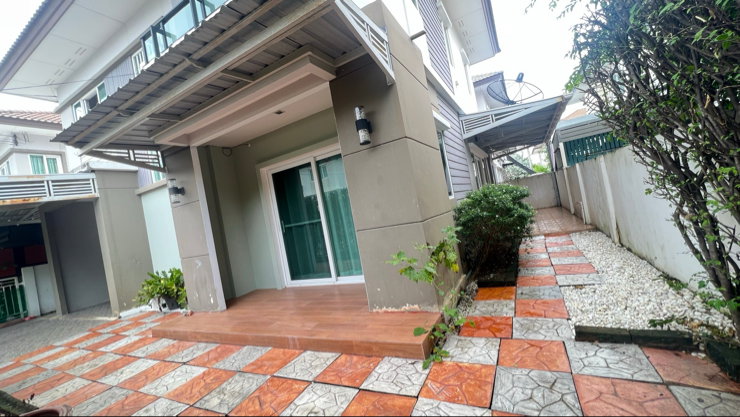 picture Located in a serene and tranquil neighborhood, perfect for relaxation. - 16/21