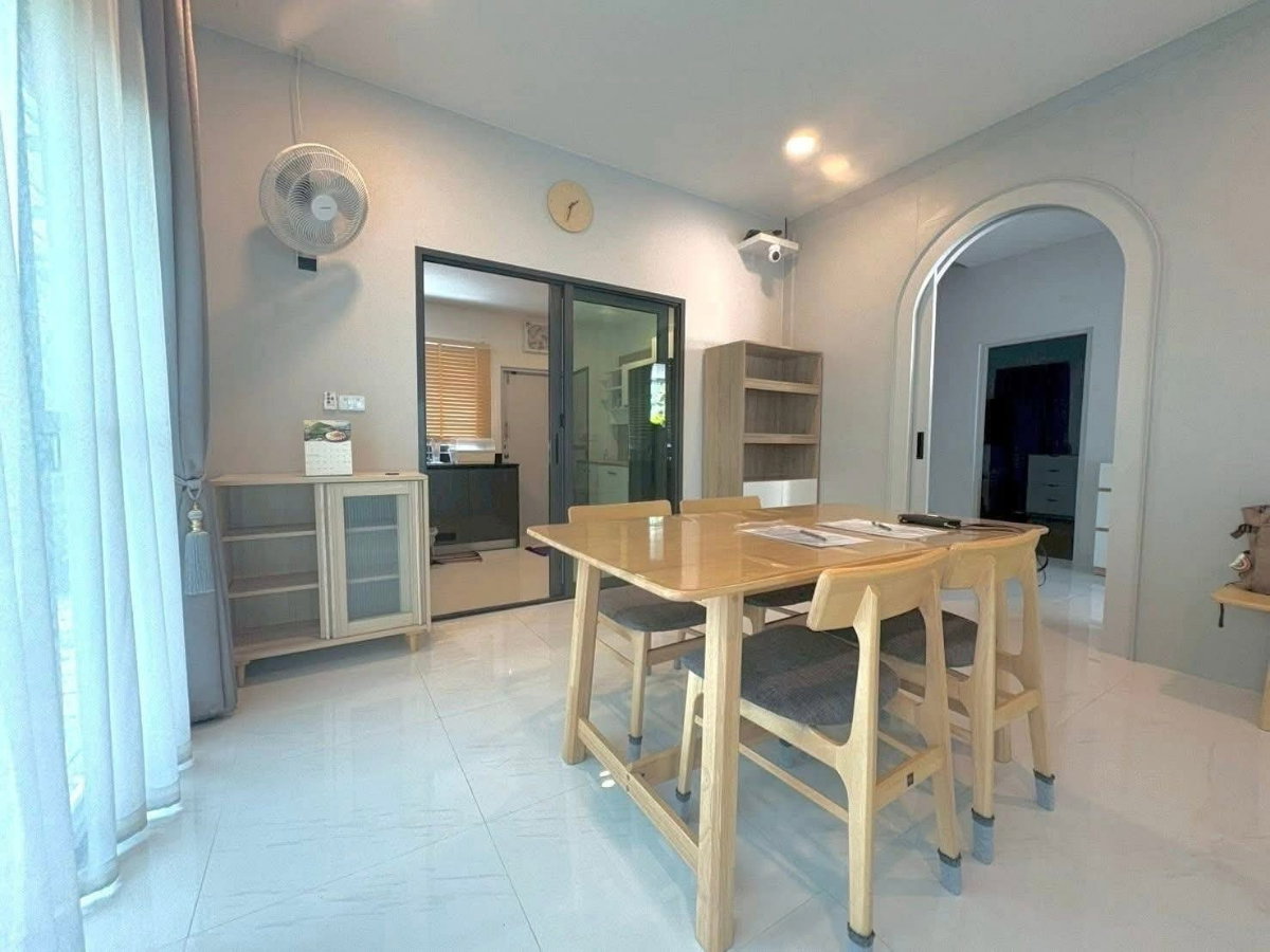 รูป (60000) Luxury House for Rent Nonthaburi Tiwanon ngamwongwan – Ideal for Expats 𝐓𝐡𝐞 𝐜𝐢𝐭𝐲 𝐭𝐢𝐰𝐚𝐧𝐨𝐧 𝐧𝐠𝐚𝐦𝐰𝐨𝐧𝐠𝐰𝐚𝐧 - รูปที่ 9/23