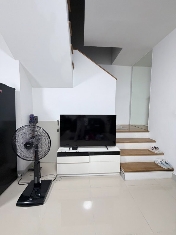 รูป ทาวน์โฮม 2 ชั้น 3 ห้องนอน 2 ห้องน้ำ  พร้อมเฟอร์นิเจอร์  เข้าอยู่ได้ทันที - รูปที่ 11/17