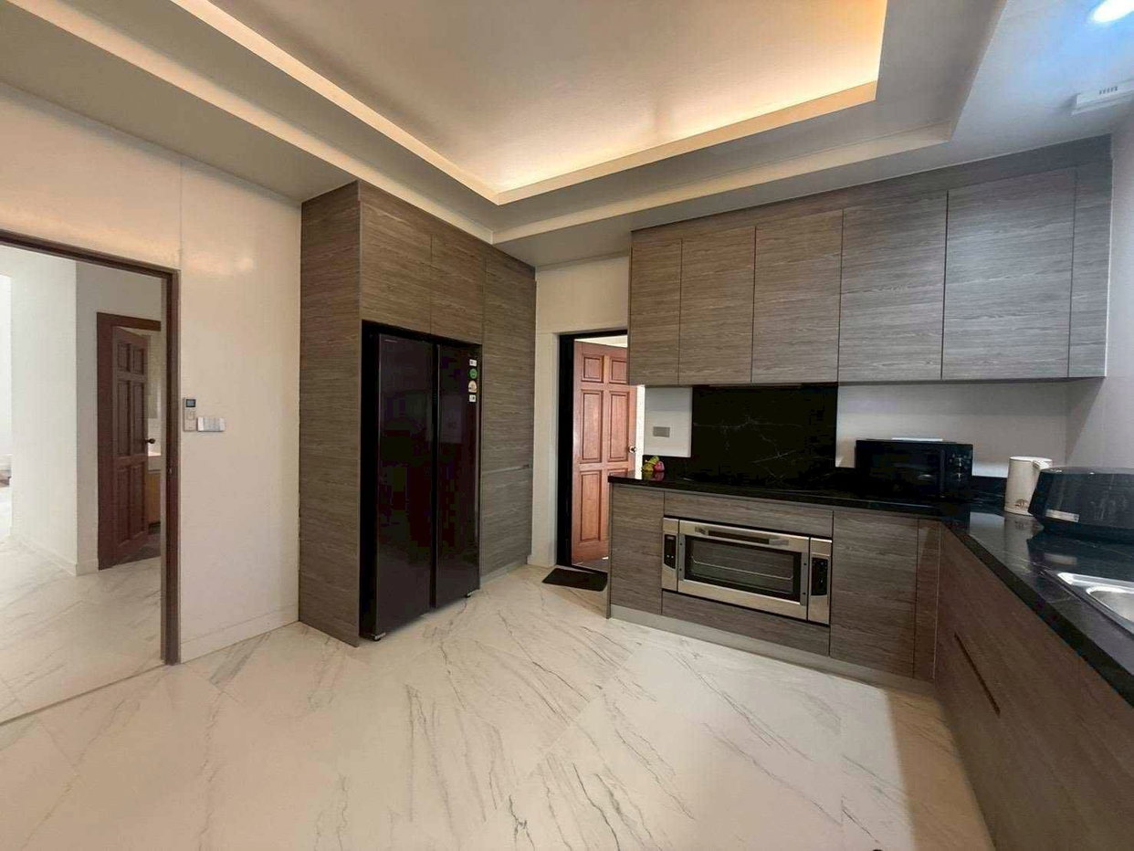 รูป LTHC15778 – Luxury Pool Villa for Rent Phra Khanong | Private Pool & Large Garden | 300,000 THB | บ้านเดี่ยวหรูพร้อมสระว่ายน้ำส่วนตัวให้เช่า พระโขนง สวนขนาดใหญ่ พื้นที่กว้างขวาง - รูปที่ 3/5