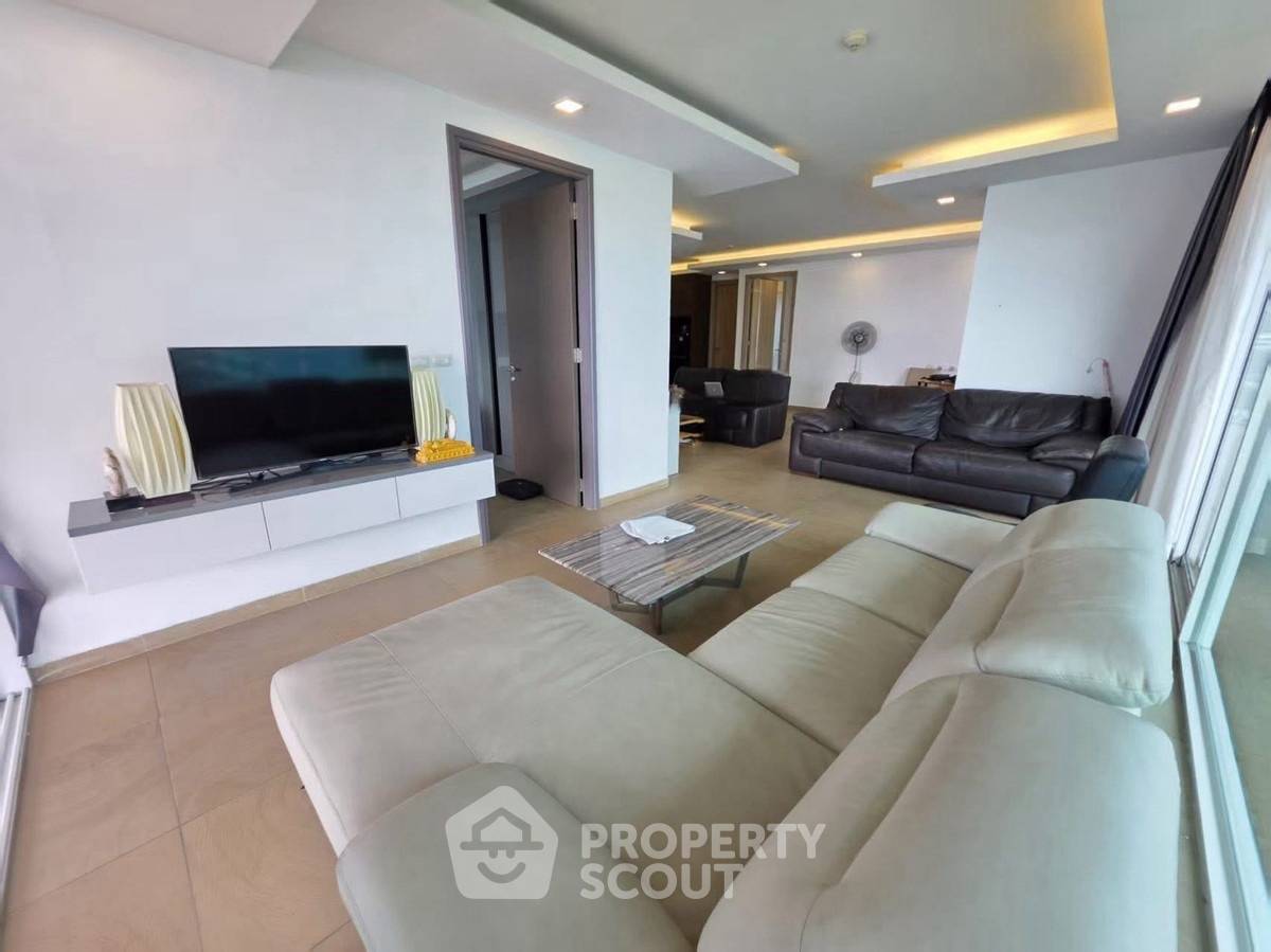 picture 2-BR Condo at Paradise Ocean View Condominium in Bang Lamung (ID 2575045) - 6/17