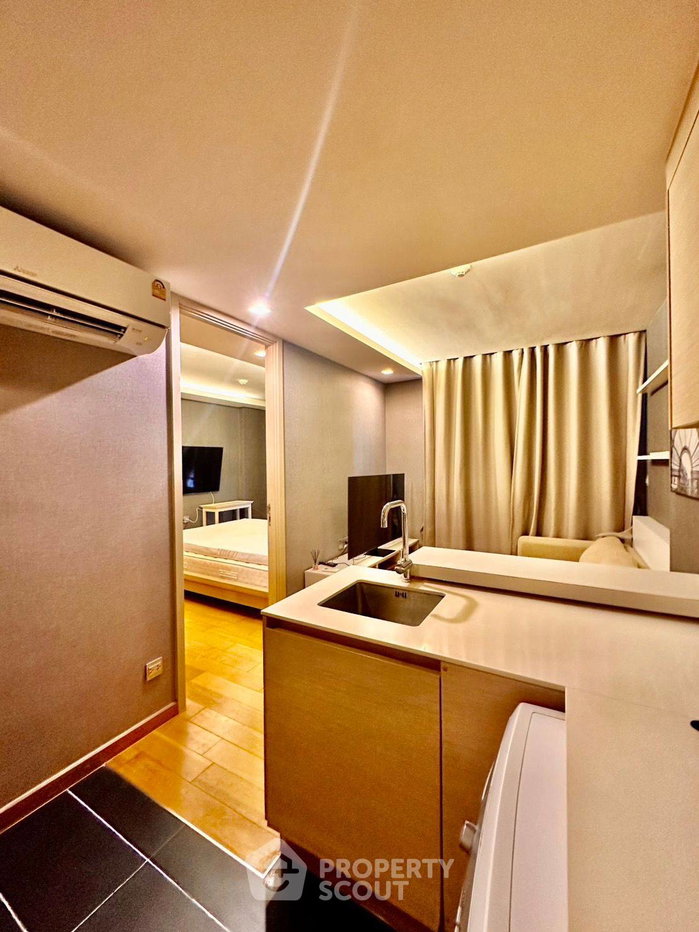 picture 1-BR Condo at Via Botani near BTS Phrom Phong (ID 2740238) - 4/17