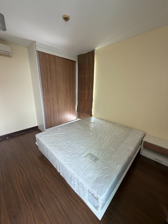 picture Room for rent (The Iris Condo) - 7/10