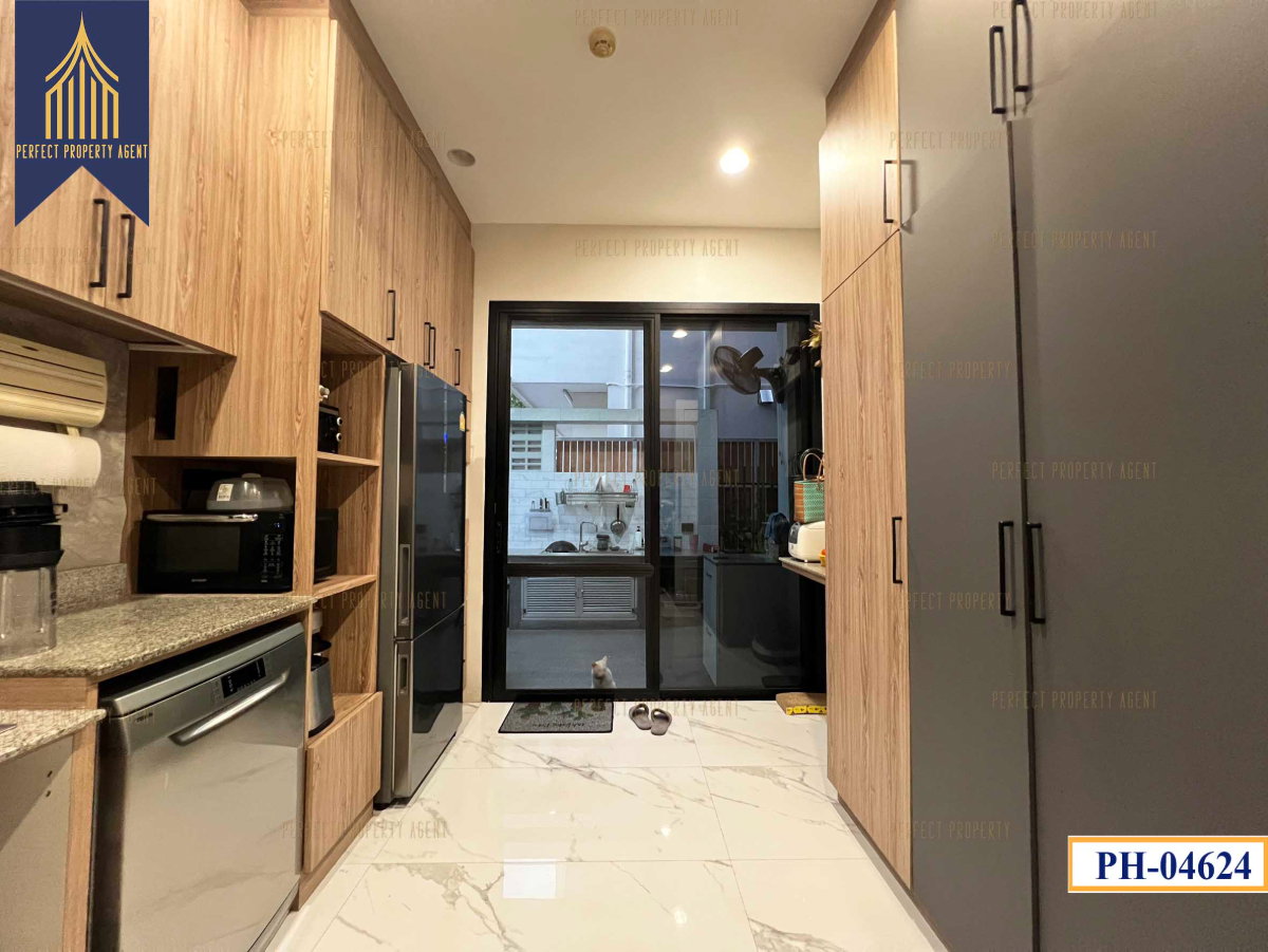 รูป ขายบ้าน 2 หลัง บนเนื้อที่ 200 วา พัฒนาการ 58 ศรีนครินทร์ สระว่ายน้ำ Fully furnished - รูปที่ 14/60