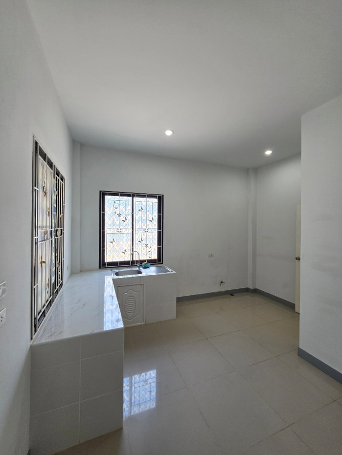 รูป บ้านเดี่ยว ทำเลใกล้ถนนใหญ่มาก เดินถึงเซเว่นได้ 15,000ต่อเดือนพร้อมเข้าอยู่ - รูปที่ 18/20