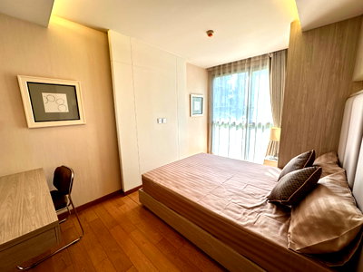 Condos for rent : P-52525 (Condo for Rent Near BTS Phrom Phong) Via Botani, 1Bedroom 1Bathroom, 2nd Floor City View Line: @easythaihome 085-592-2897