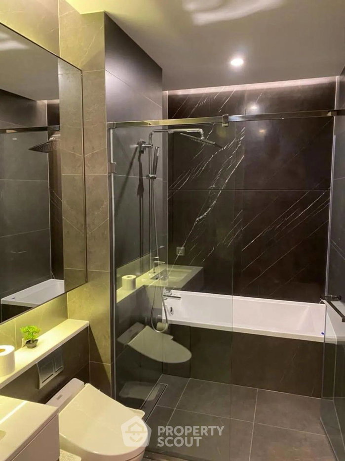 picture 1-BR Condo at The Esse At Singha Complex near MRT Phetchaburi (ID 2071635) - 10/11