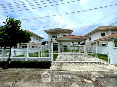 Houses for sale Bangkok : 3-BR House at Baan Burirom Ramindra-Safari in Bang Chan (ID 3012046)