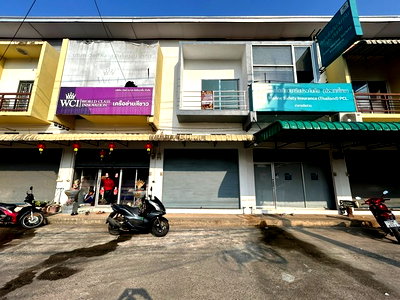 Shophouses for sale Chumphon : FOR SALE  COMMERCIAL BUILDING PROPERTY  2610000 BAHT.