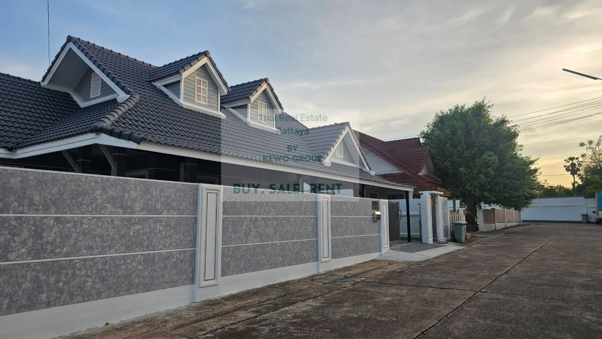 picture 3 Bed 4 Bath detached house with Private pool - 7/23