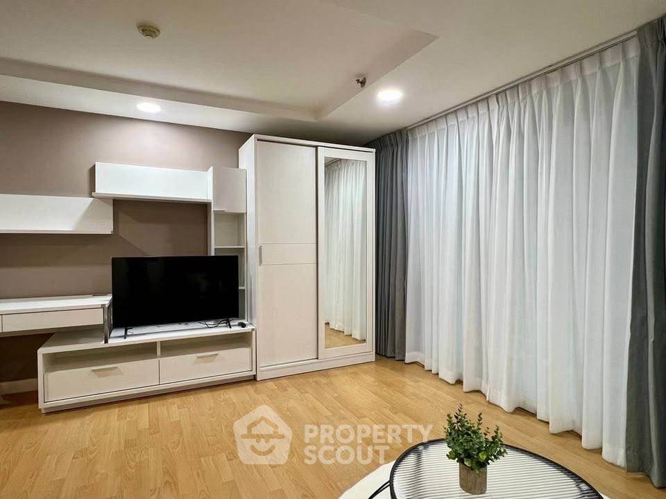 picture 1-BR Condo at The Master Sathorn Executive near BTS Krung Thon Buri (ID 3017531) - 9/18