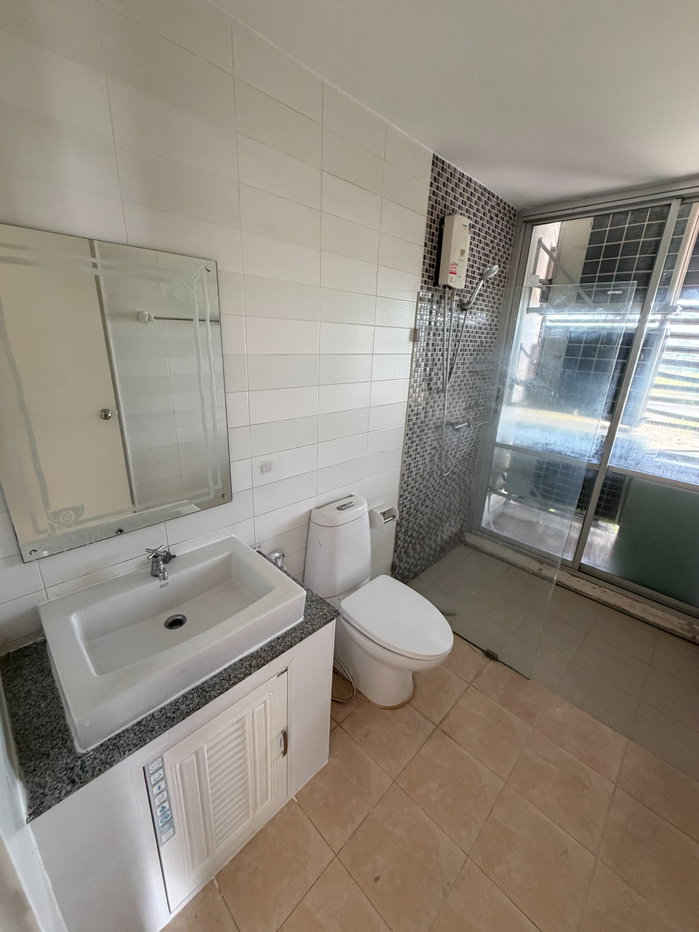 picture Room for rent (The Iris Condo) - 10/10