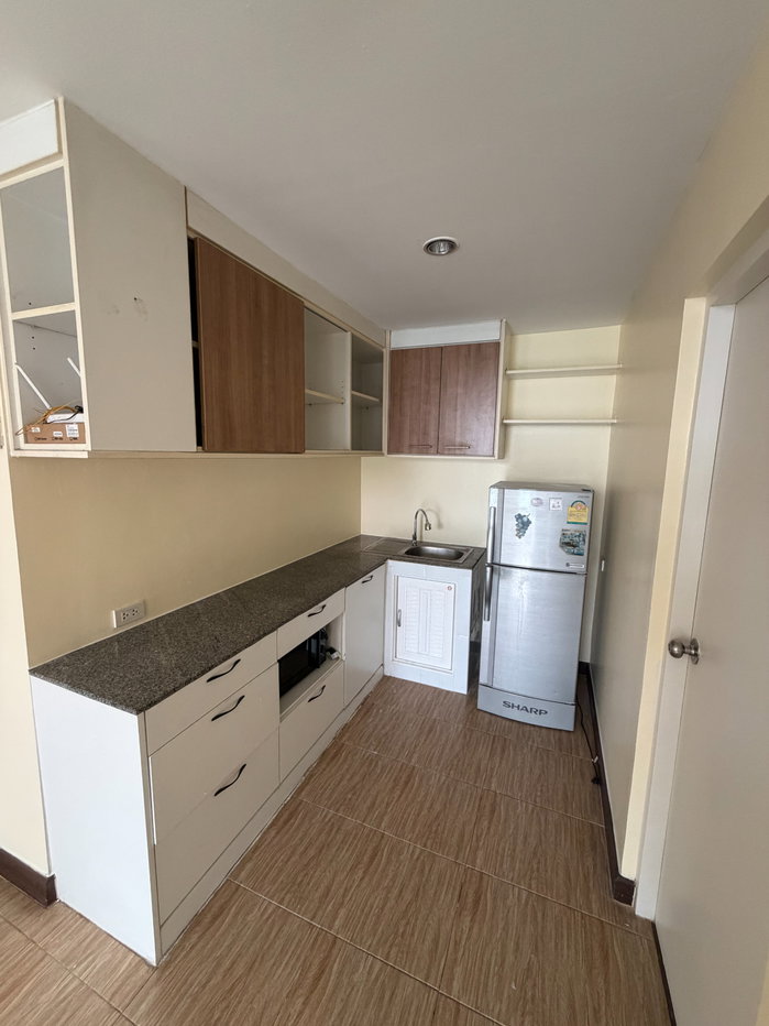 picture Room for rent (The Iris Condo) - 4/10