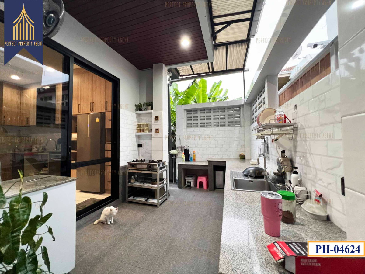 รูป ขายบ้าน 2 หลัง บนเนื้อที่ 200 วา พัฒนาการ 58 ศรีนครินทร์ สระว่ายน้ำ Fully furnished - รูปที่ 19/60