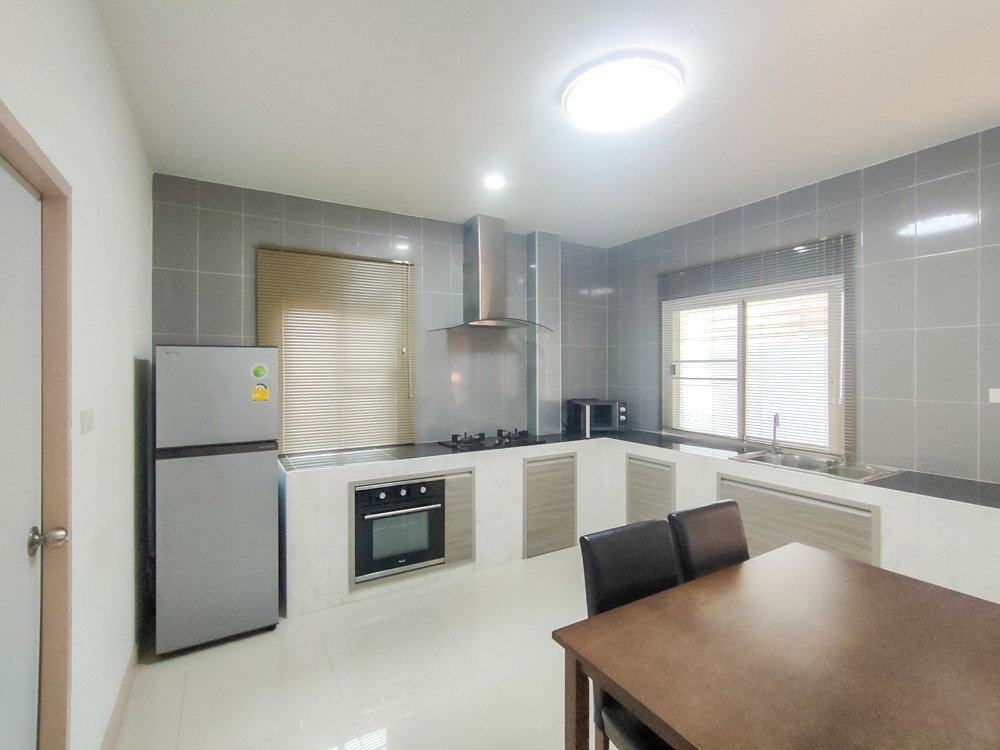 รูป ให้เช่า บ้าน 2 ชั้น พร้อมเฟอร์นิเจอร์และเครื่องใช้ไฟฟ้าครบ | ใกล้ 89 พลาซ่า โรงเรียนวารี และสนามบินเชียงใหม่ - รูปที่ 10/32