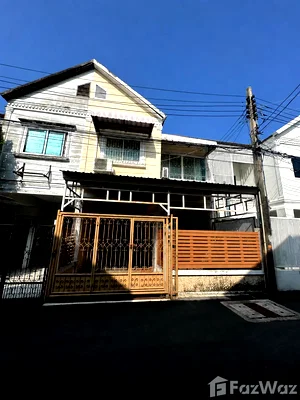 Townhouses for sale Bangkok : 3 Bedroom Townhouse for sale in Sam Sen Nok, Bangkok  6485528