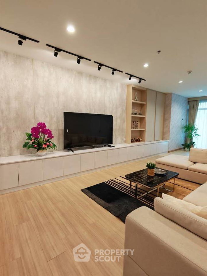 picture 3-BR Condo at Baan Sathorn Chaopraya near BTS Krung Thon Buri (ID 3015166) - 4/11