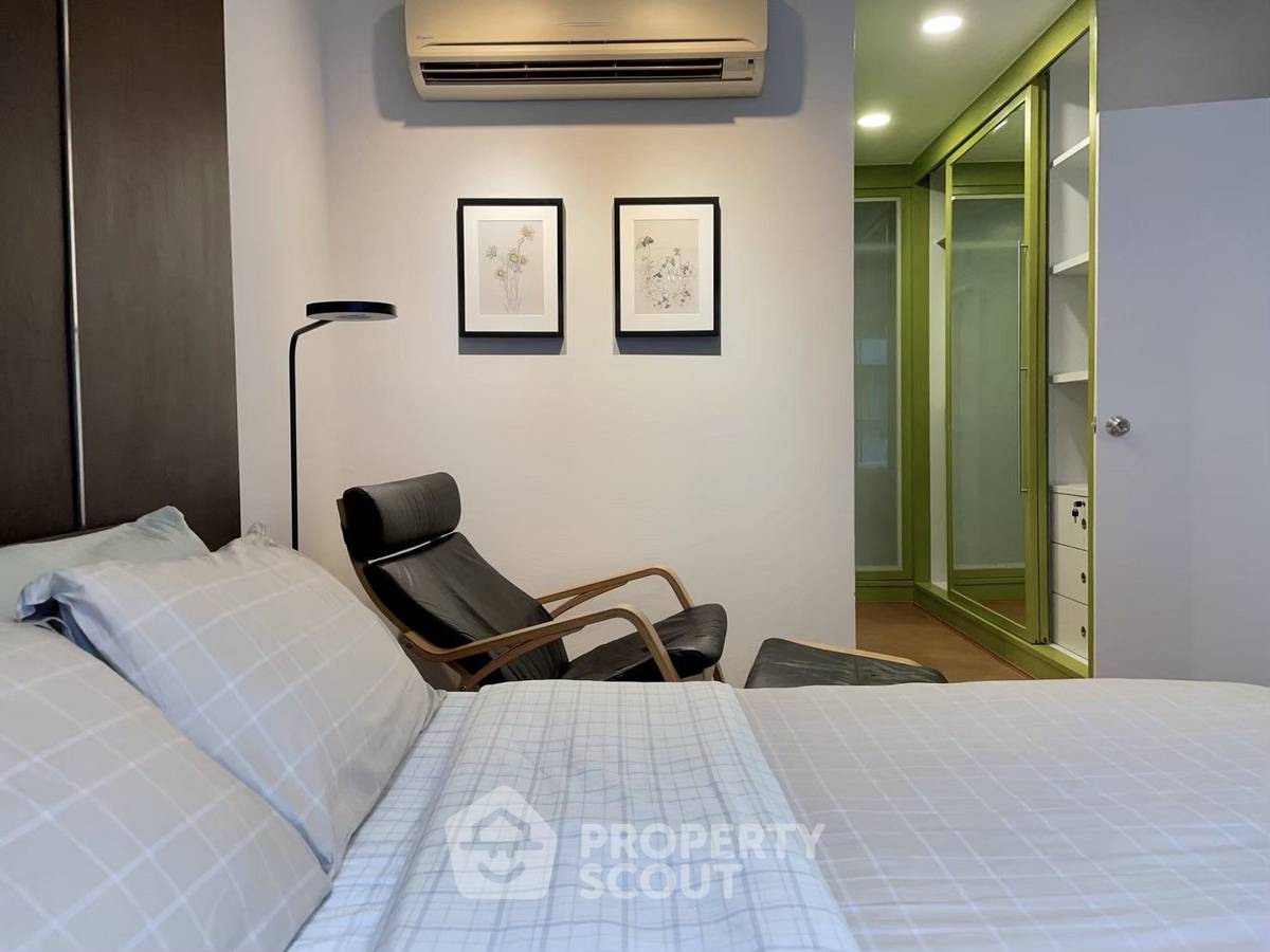 picture 1-BR Condo at Sathorn Plus On The Pond Condominium near MRT Khlong Toei (ID 671493) - 8/13