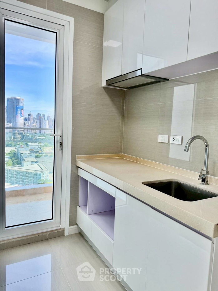 picture 2-BR Condo at T.c. Green Rama 9 near MRT Phra Ram 9 (ID 3020376) - 3/10