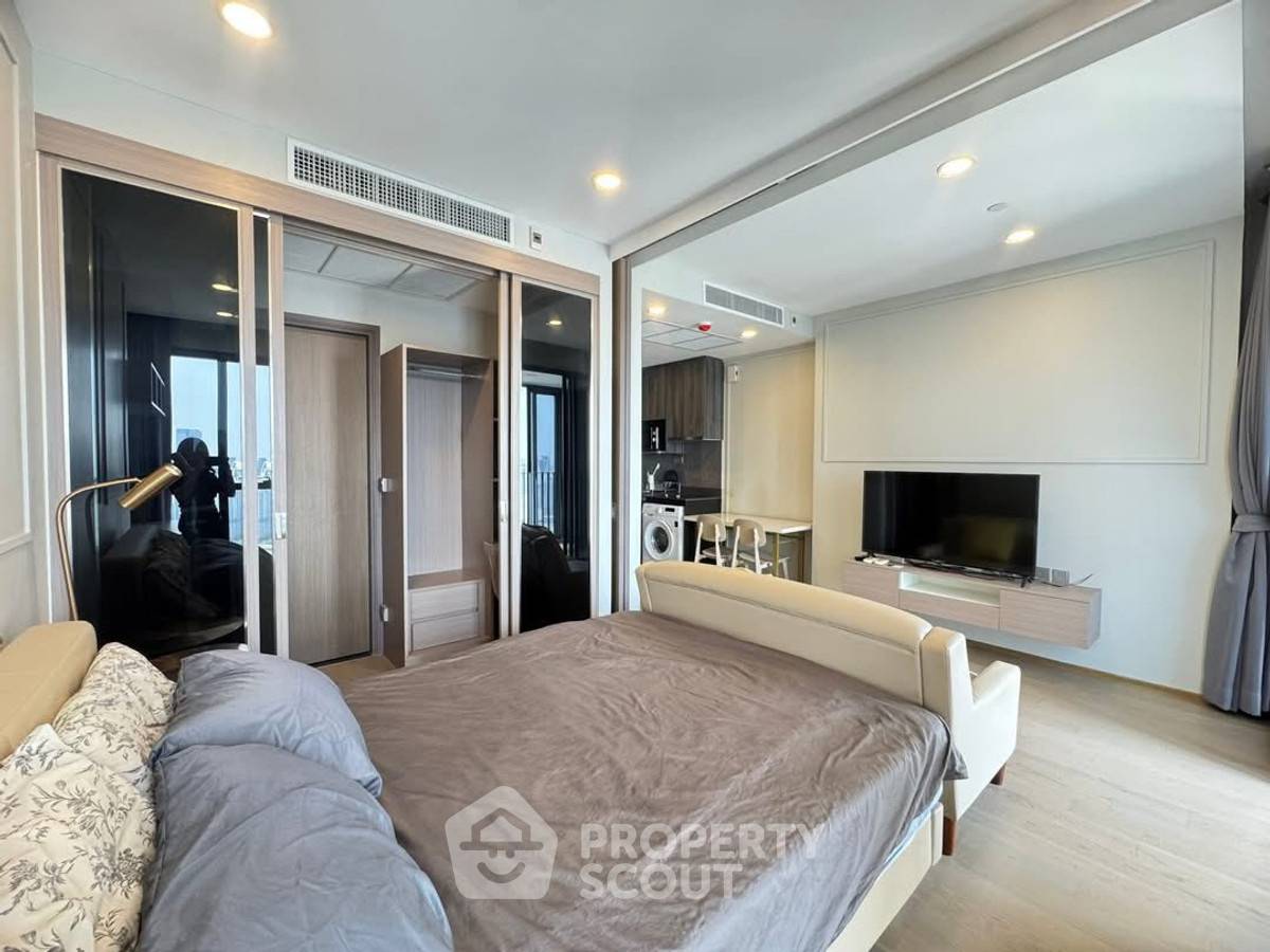 picture 35 Sqm 1-BR Condo At Ashton Chula Silom, 100m To MRT Sam Yan (ID 2688556) - 1/5