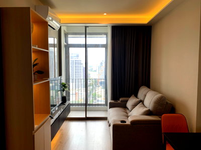 ขายคอนโด : P0797/[ขายขาดทุนด่วน!] ริธึ่ม เอกมัย เอสเตท (Rhythm Ekkamai Estate) | 1 นอน 35 ตร.ม. ชั้นสูงระฟ้า (21-50) ขายพร้อมผู้เช่า รับเสือนอนกินรายได้ทันที