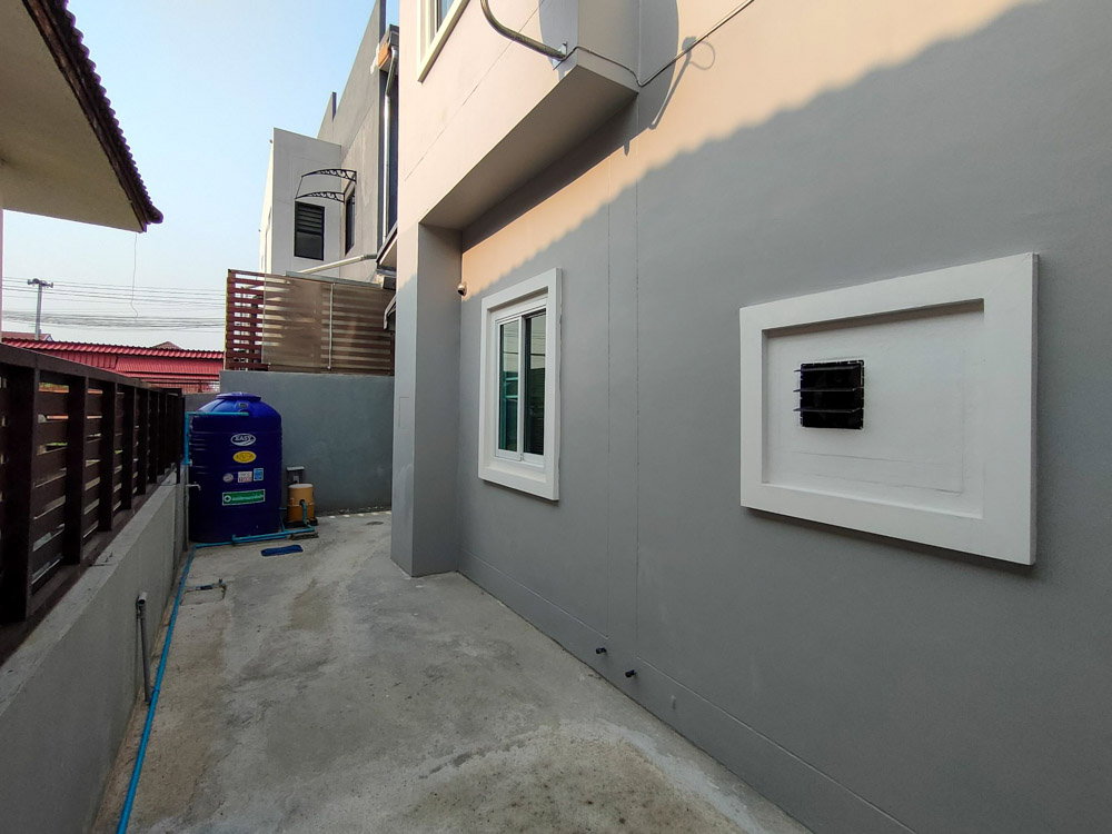 รูป ให้เช่า บ้าน 2 ชั้น พร้อมเฟอร์นิเจอร์และเครื่องใช้ไฟฟ้าครบ | ใกล้ 89 พลาซ่า โรงเรียนวารี และสนามบินเชียงใหม่ - รูปที่ 27/32