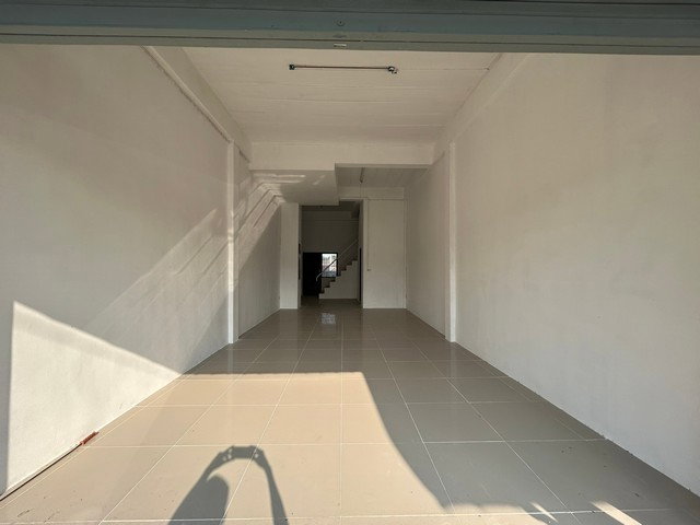 picture FOR SALE  COMMERCIAL BUILDING PROPERTY  2610000 BAHT. - 4/8