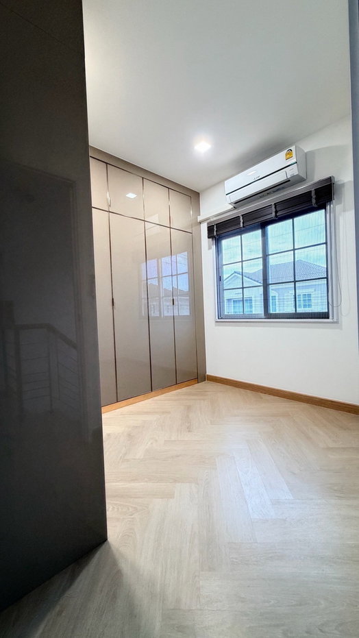 รูป ให้เช่า บ้านหลังมุม โกลเด้น นีโอ 2 รามอินทรา วงแหวน ใกล้ทางด่วนจตุโชติ พร้อม EV Charger และ Solar Cell - รูปที่ 14/19