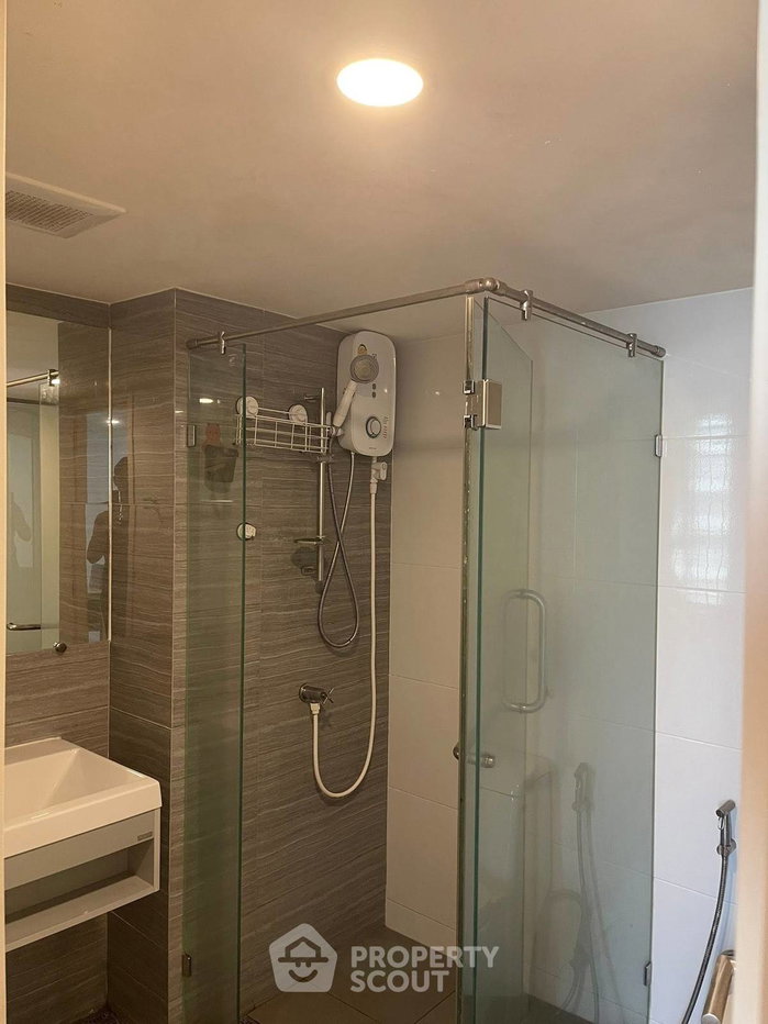 picture 2-BR Condo at Knightsbridge Phaholyothin Interchange in Anusawari (ID 3017588) - 13/15