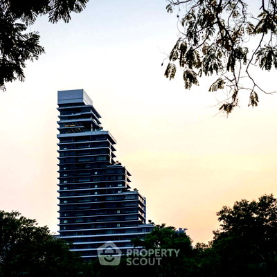 Condos for sale : 56 Sqm 1-BR Condo At Saladaeng One, 400m To MRT Silom (ID 3020288)