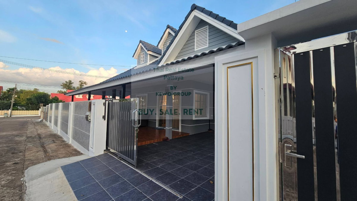 picture 3 Bed 4 Bath detached house with Private pool - 8/23