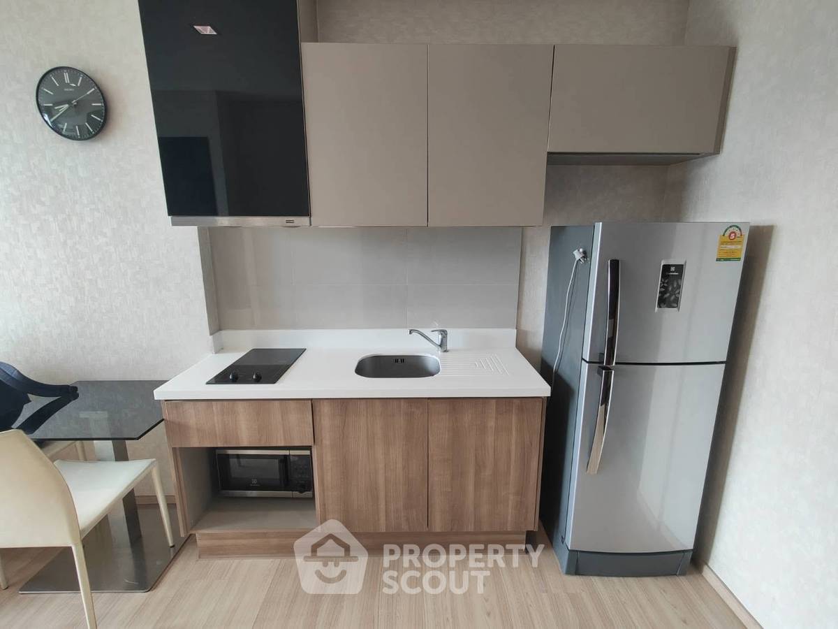 รูป คอนโด 1-ห้องนอน ที่ ริธึ่ม สาทร ใกล้ BTS สะพานตากสิน (ID 3019038) - รูปที่ 1/8