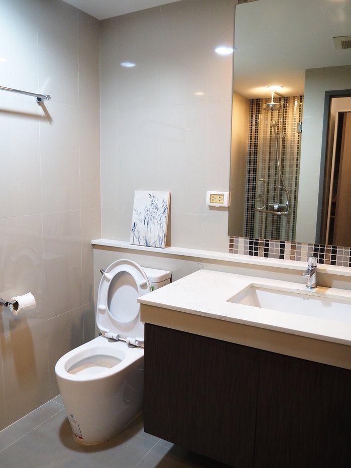 picture Ready to move 2 bed 2 bath condo for rent Rende Sukhumvit 23 - 23/24