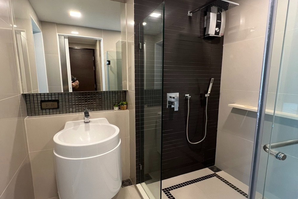 picture For Rent !! Rhythm Sathorn, 1 bed, 1 bath, high floor 11++, River-view common area !! Code C20221201154 furnished, Modern style, ready to move in📣📣 - 6/6