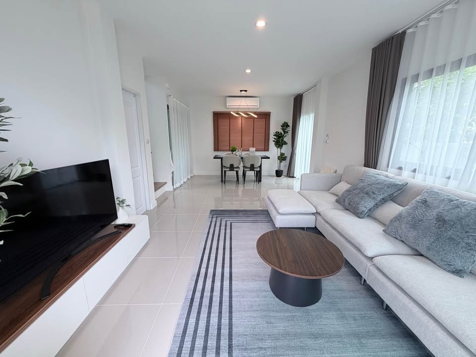 picture Two-Storey Detached House for Rent in a Residential Project - 2/16