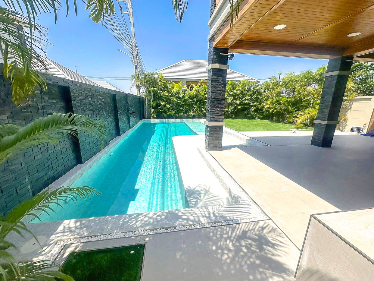 picture Luxury Pool Villa for Rent Mabprachan East Pattaya New 2Storey - 11/13