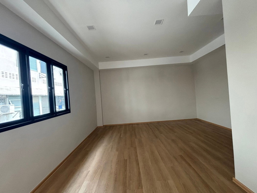 รูป ให้ เช่า ทาวน์โฮม Oakhouse Sukhumvit 101-1 151 ตรม 21 ตรว - รูปที่ 4/4