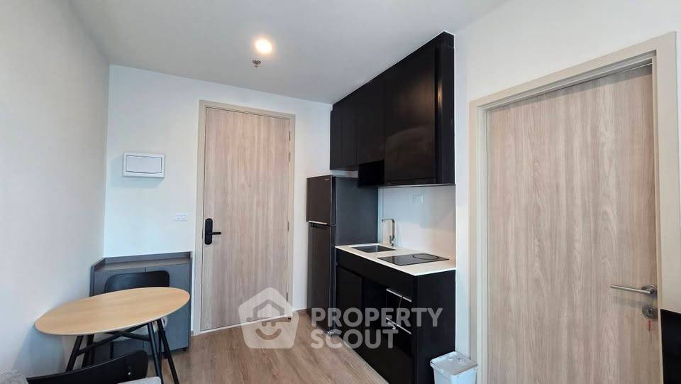 picture 1-BR Condo In Nue District R9, 200m To MRT Phra Ram 9 (ID 3011283) - 7/10