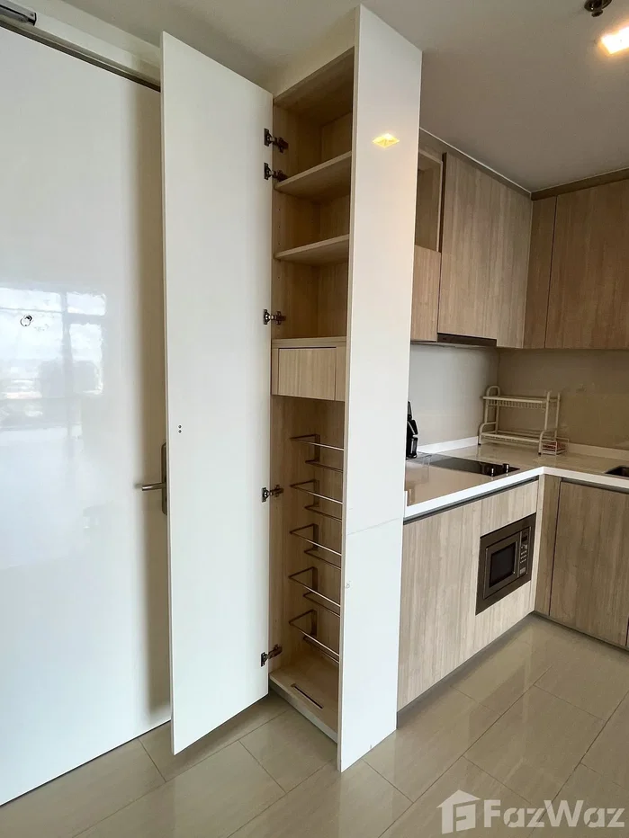 picture Newly renovated room on a high floor with great view unblock 6487440 - 11/17