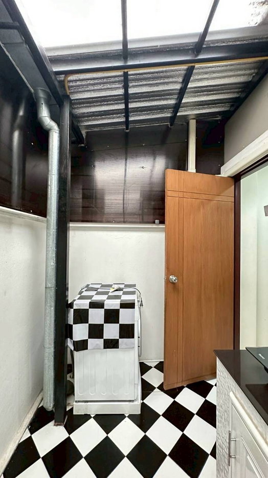 รูป ให้เช่าทาวน์โฮม 3 ชั้น 3 ห้องนอน 4 ห้องน้ำ พื้นที่ 175 ตรม.   #A1-T0026 - รูปที่ 32/33