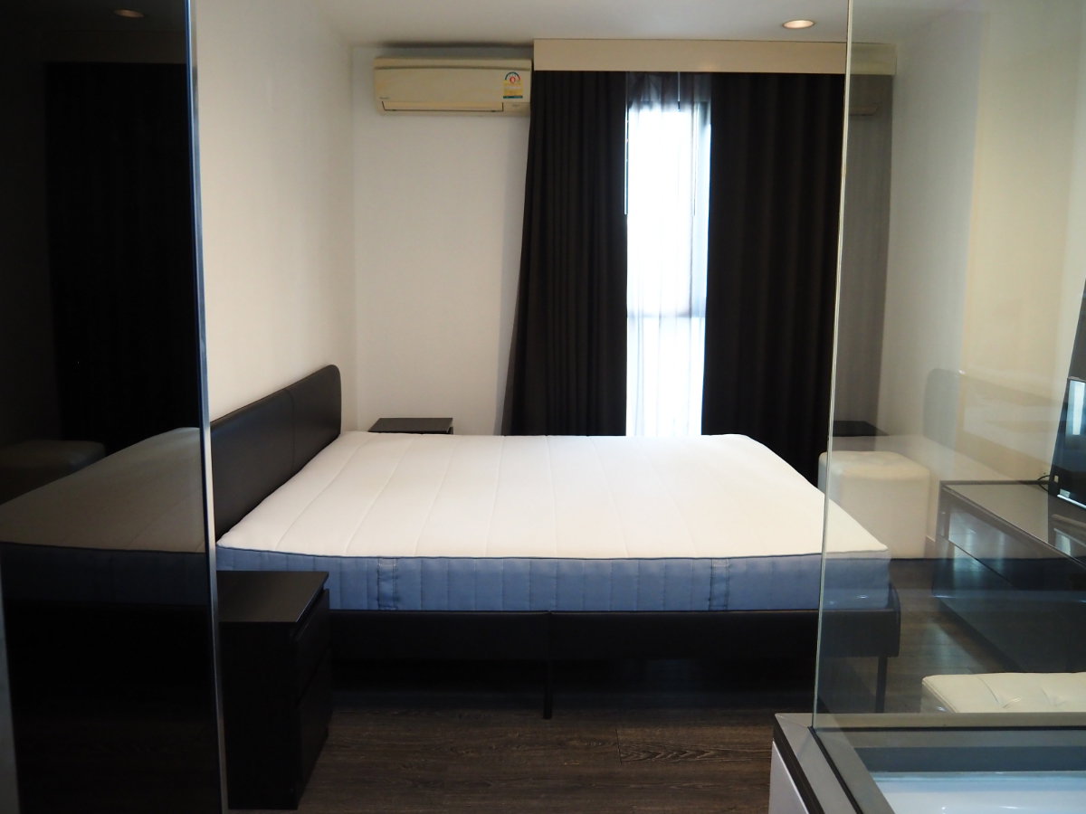 picture Ready to move 2 bed 2 bath condo for rent Rende Sukhumvit 23 - 4/24