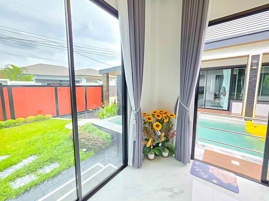 picture Pool Villa for Sale Mabprachan East Pattaya 3 Bedroom - 2/13