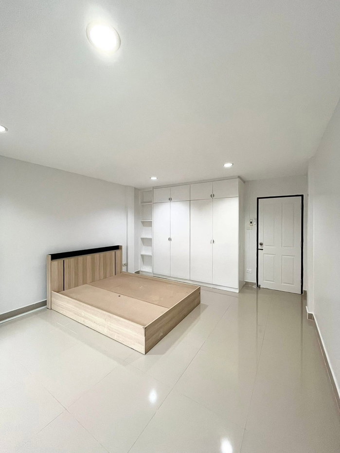 รูป 🏡 ปล่อยเช่าทาวน์โฮม 3 ชั้น รามอินทรา 34 แยก 10 4 ห้องนอน 3 ห้องน้ำ บ้านเดี่ยวอิสระ ไม่อยู่ในโครงการหมู่บ้าน เข้า-ออกสะดวก  - รูปที่ 10/20