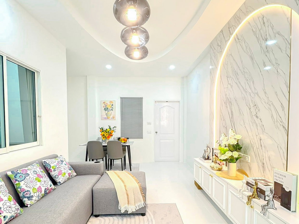 รูป Townhouse for Sale Nong Prue East Pattaya 2Bedroom - รูปที่ 1/13