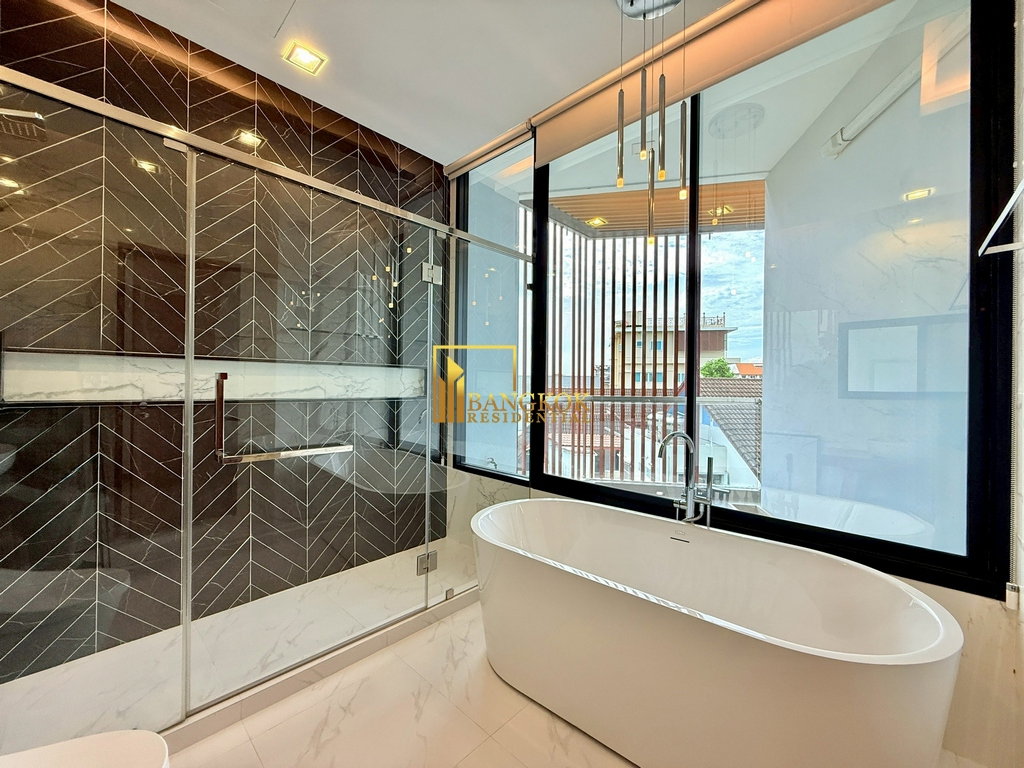รูป Very Spacious 4 Bedroom Pool Villas Luxury House For Sale - BR28126SH - รูปที่ 51/62