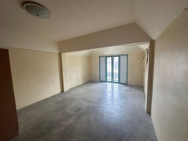 picture FOR SALE  COMMERCIAL BUILDING PROPERTY  4125000 BAHT. - 4/8