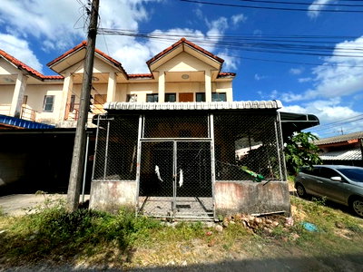 Shophouses for sale Surat Thani : FOR SALE  COMMERCIAL BUILDING PROPERTY  2808000 BAHT.