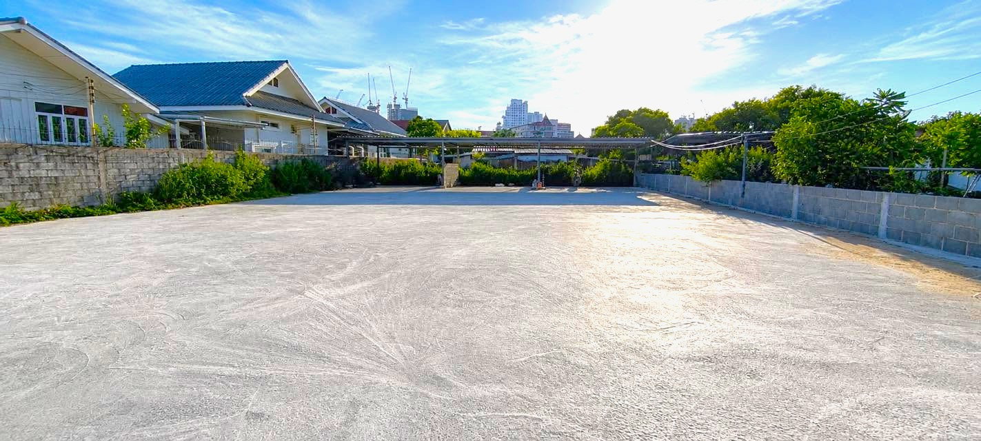 picture Beachside Land for Sale Near Jomtien Beach Pattaya - 2/3