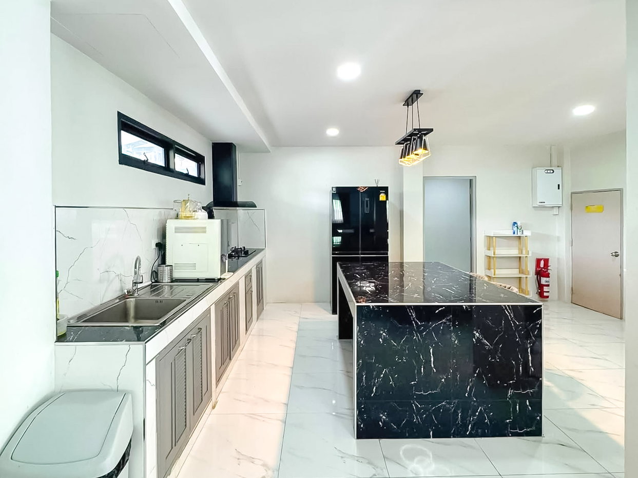 picture Pool Villa for Rent South Pattaya Near Sukhumvit 7Bedroom - 4/17
